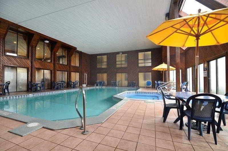 Best Western Plus Dockside Waterfront Inn Mackinaw City Extérieur photo
