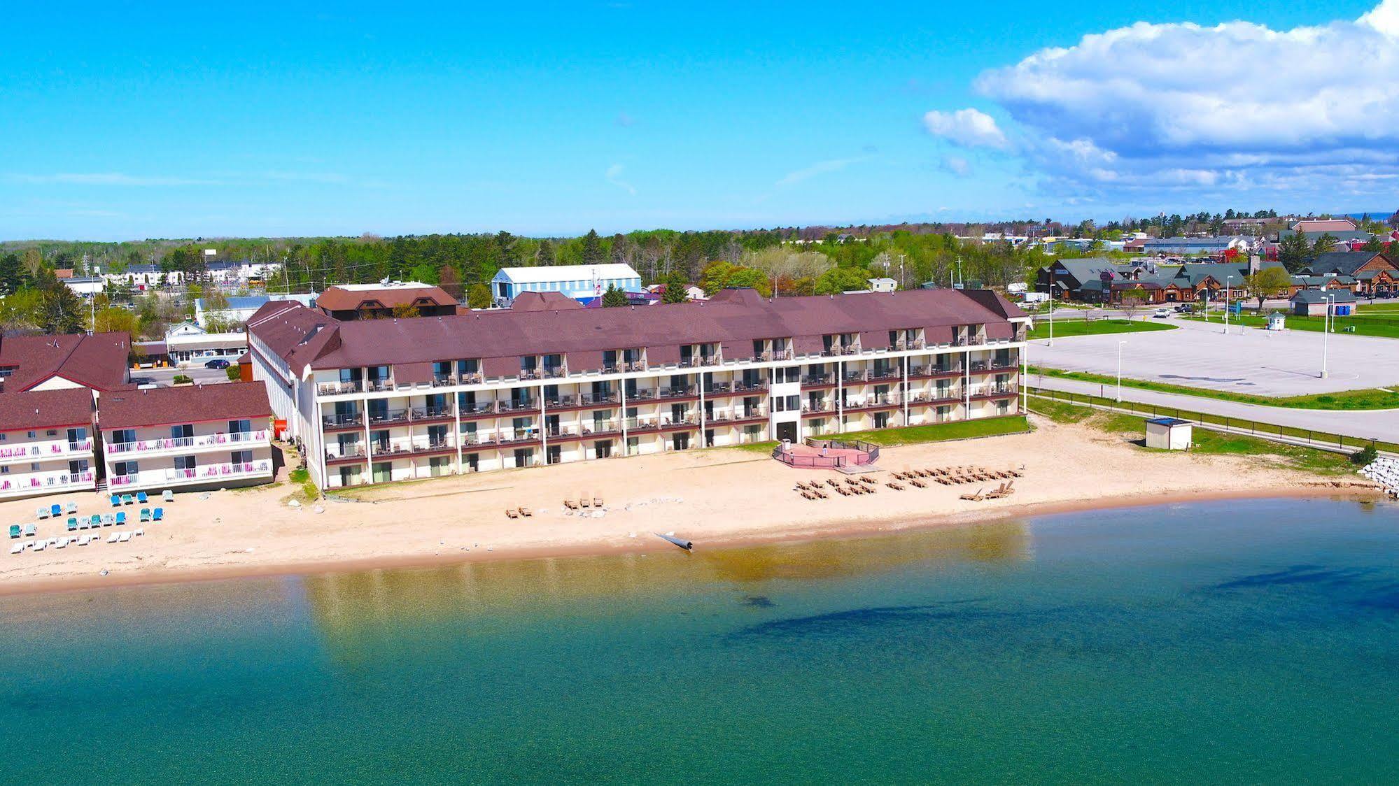 Best Western Plus Dockside Waterfront Inn Mackinaw City Extérieur photo