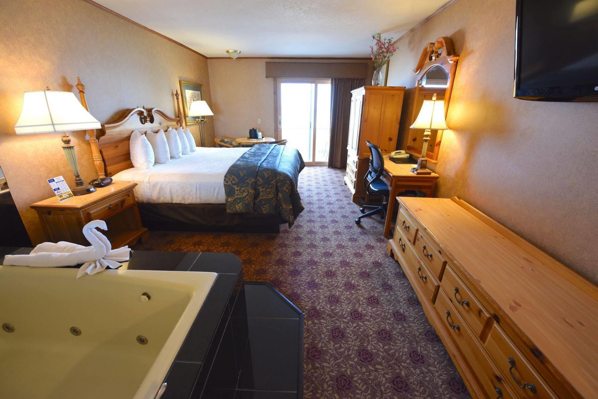 Best Western Plus Dockside Waterfront Inn Mackinaw City Extérieur photo